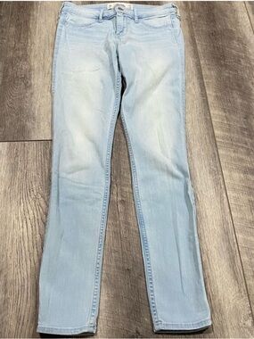 Hollister Light Wash Jeggings‎